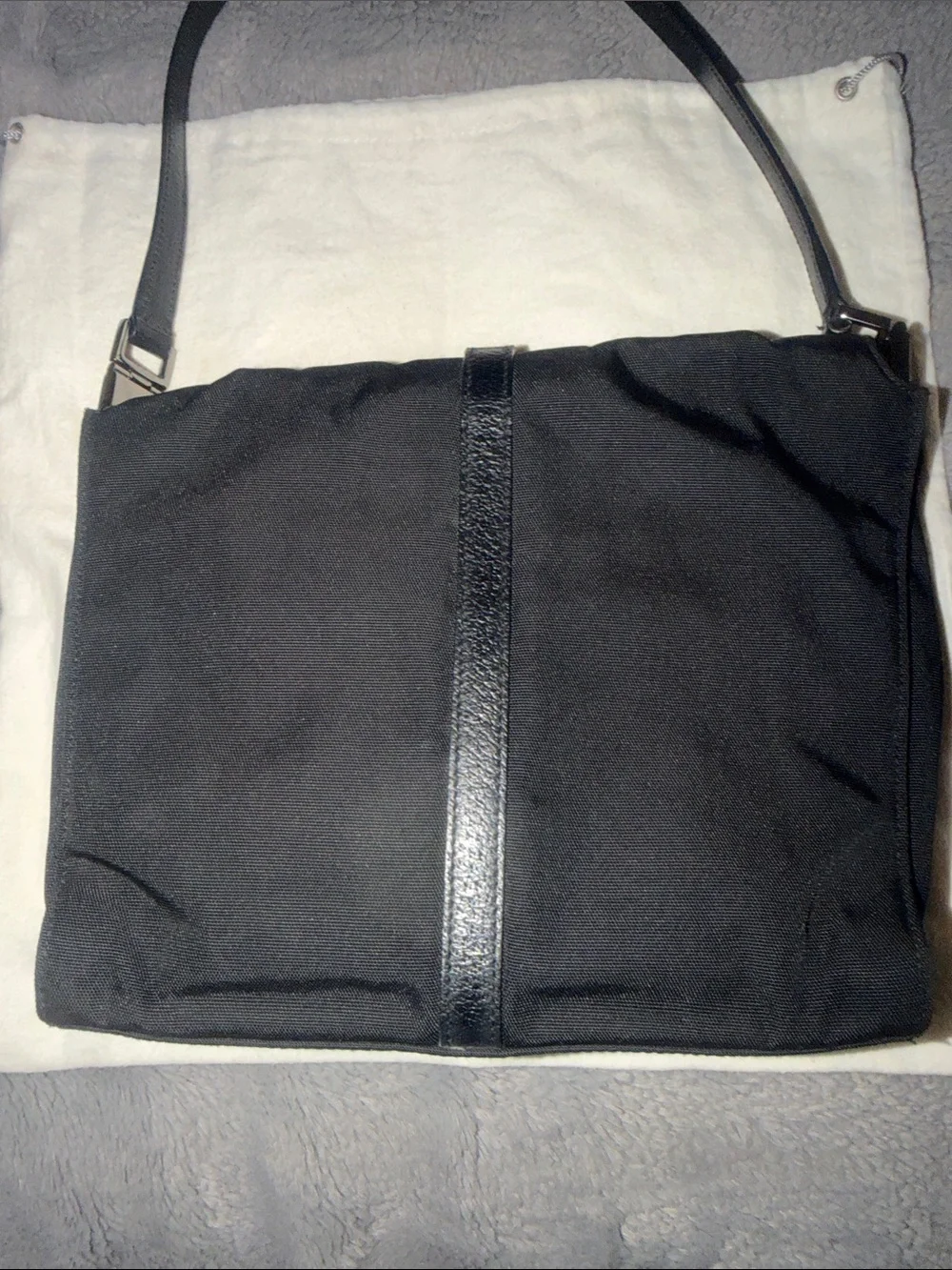 Preloved Vintage Gucci Jackie shoulder bag crafted in black nylon with metallic